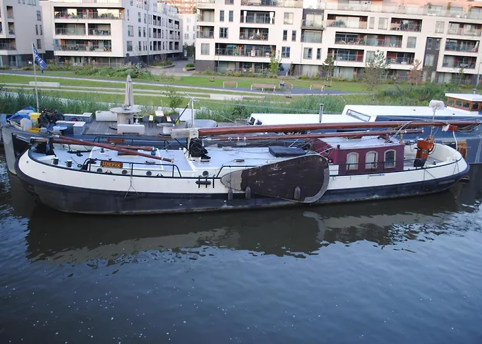 Boat & Breakfast Bellevue