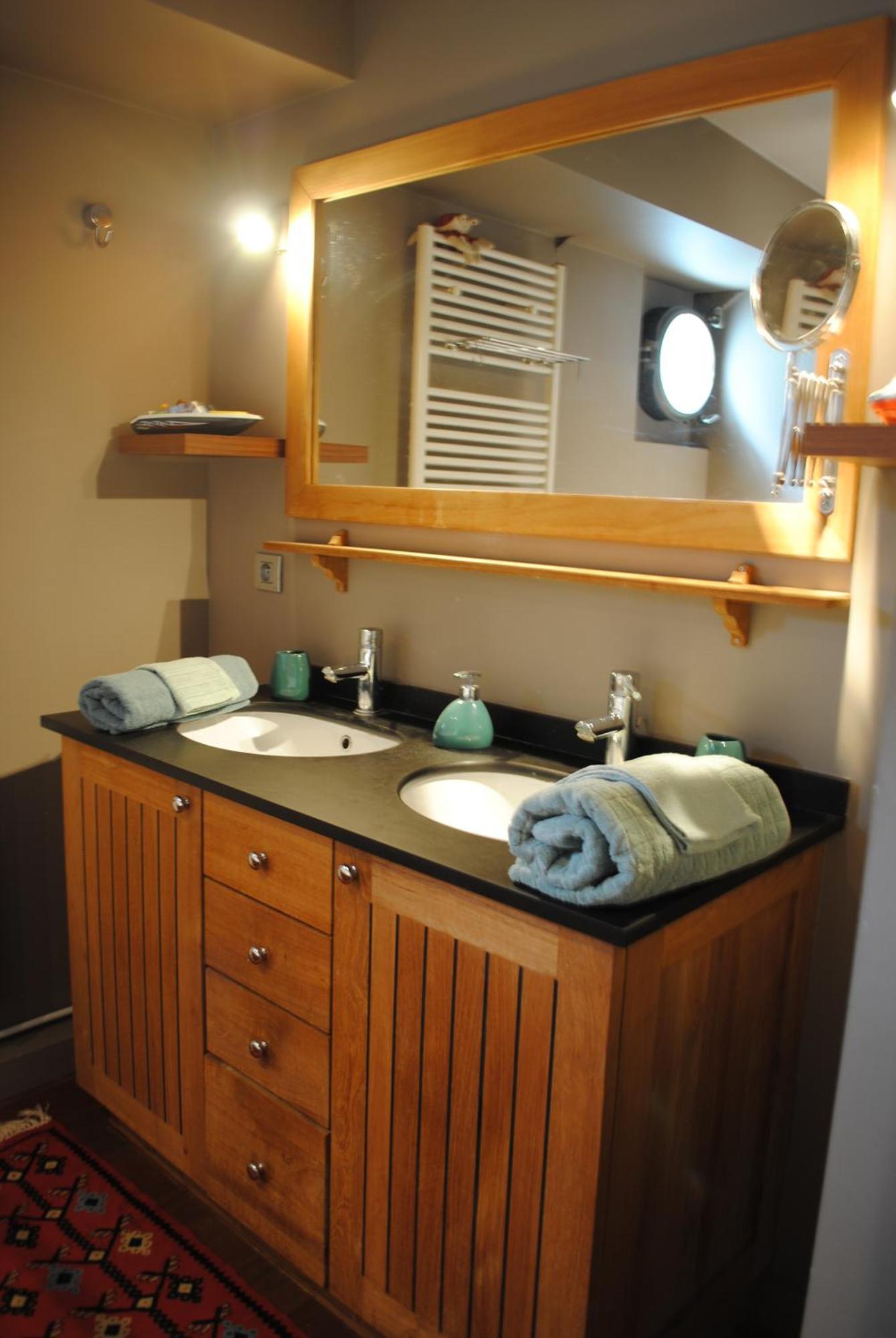 Hotel en barco Boat & Breakfast Bellevue