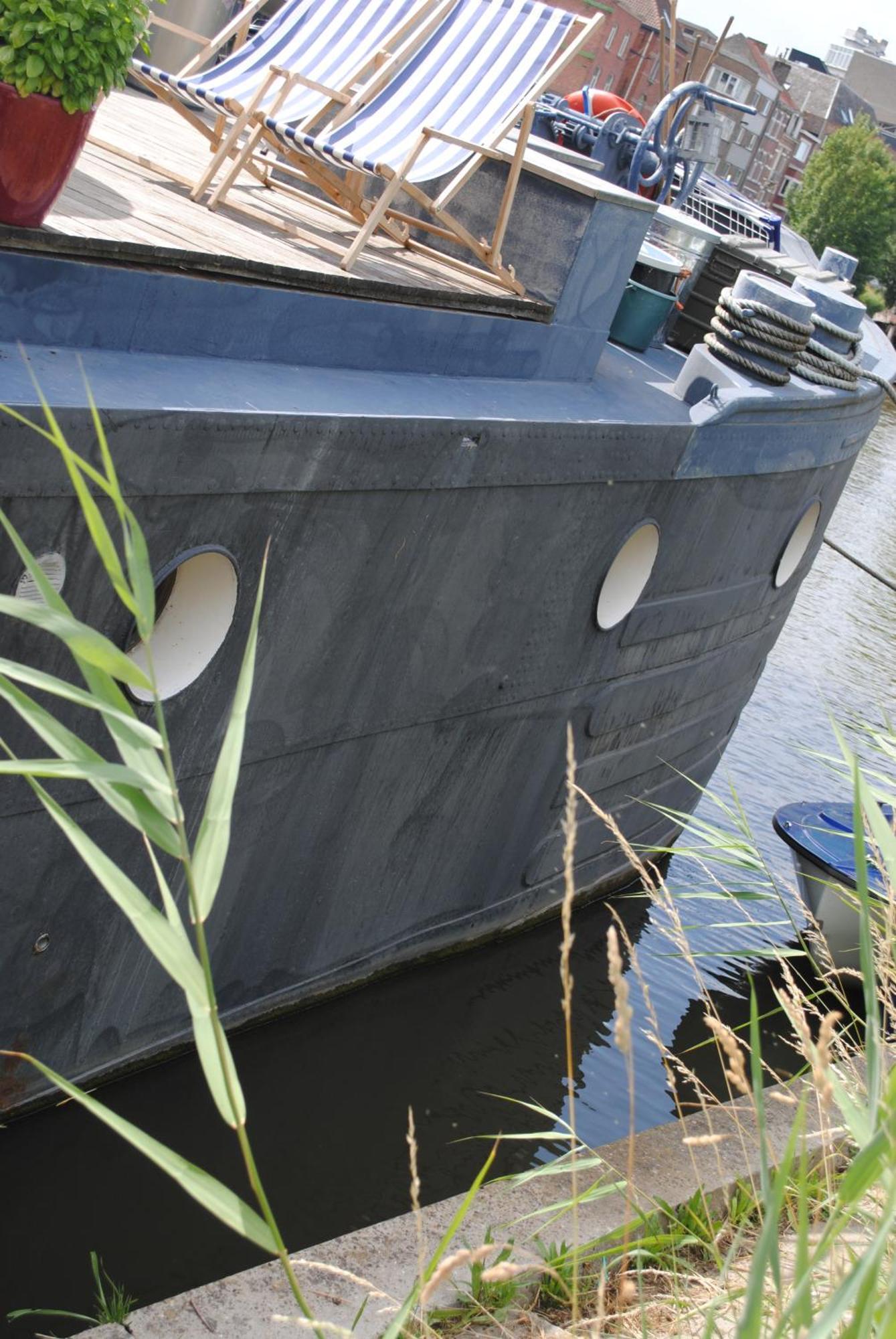 Boat & Breakfast Bellevue Hotel en barco Gante